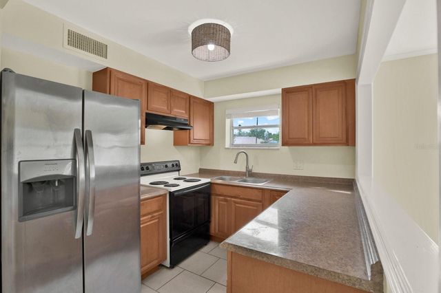 6360 1ST STREET N 103, St Petersburg, FL 33702