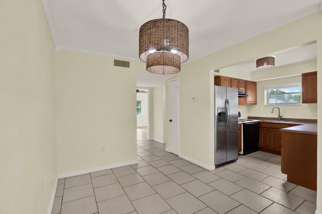 6360 1ST STREET N 103, St Petersburg, FL 33702