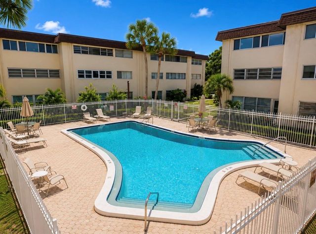 6360 1ST STREET N 103, St Petersburg, FL 33702