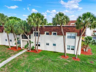6360 1ST STREET N 103, St Petersburg, FL 33702