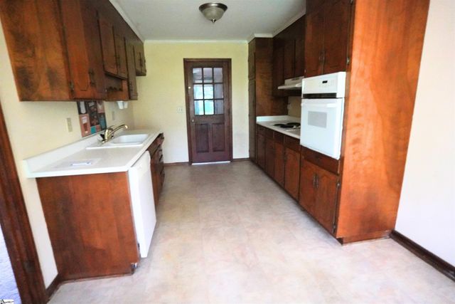100 Crowndale Drive, Taylors, SC 29687