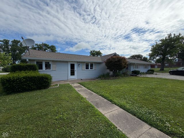303 E Pat Rady Way, Bainbridge, IN 46105