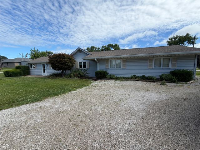 303 E Pat Rady Way, Bainbridge, IN 46105