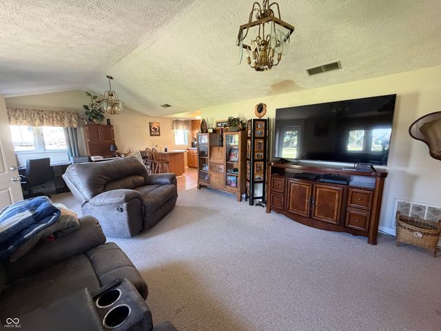 303 E Pat Rady Way, Bainbridge, IN 46105