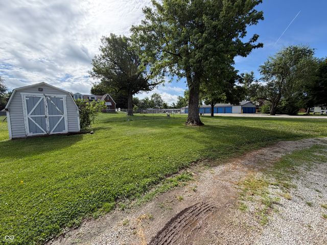 303 E Pat Rady Way, Bainbridge, IN 46105