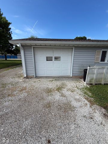 303 E Pat Rady Way, Bainbridge, IN 46105