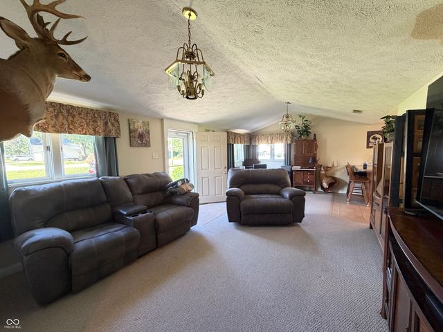 303 E Pat Rady Way, Bainbridge, IN 46105