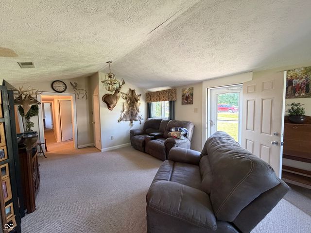 303 E Pat Rady Way, Bainbridge, IN 46105