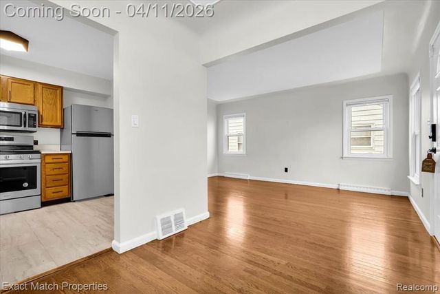 576 Markle Avenue, Pontiac, MI 48340