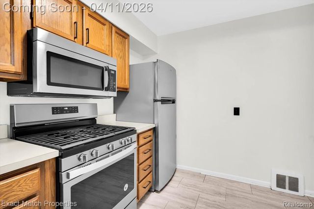 576 Markle Avenue, Pontiac, MI 48340