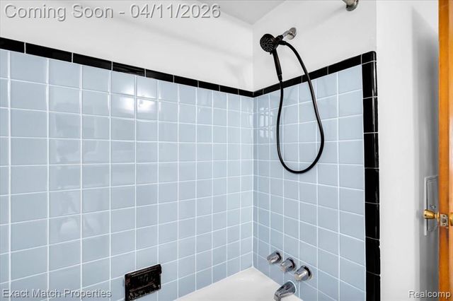 576 Markle Avenue, Pontiac, MI 48340