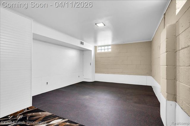 576 Markle Avenue, Pontiac, MI 48340