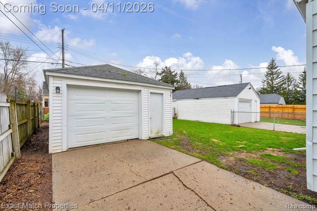 576 Markle Avenue, Pontiac, MI 48340