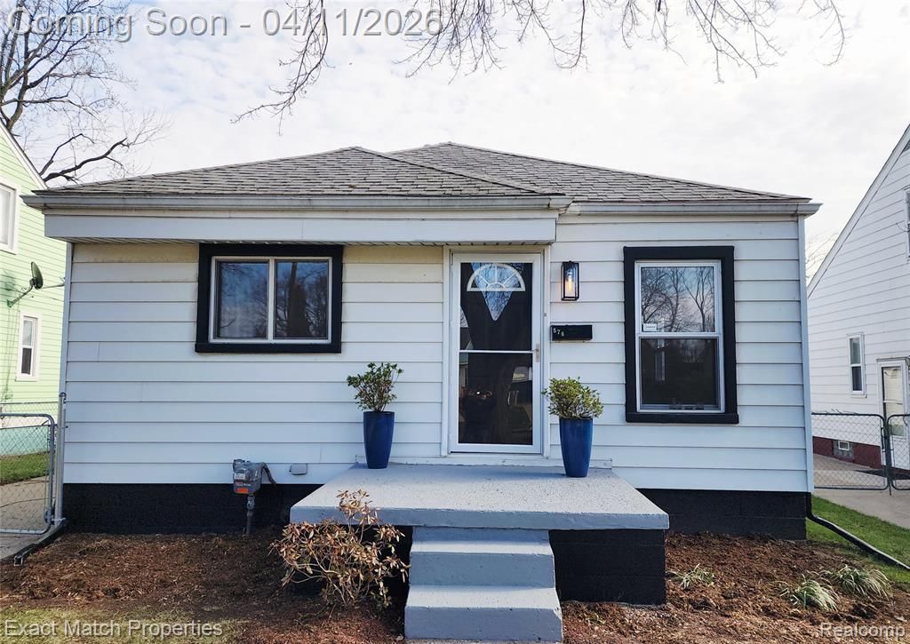 576 Markle Avenue, Pontiac, MI 48340