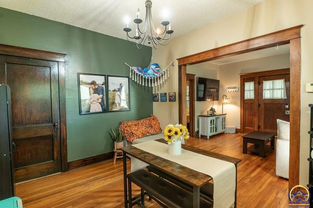 917 SW Warren AVE, Topeka, KS 66606