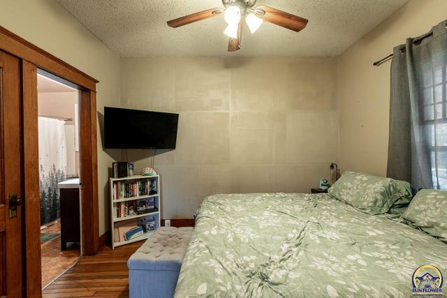 917 SW Warren AVE, Topeka, KS 66606