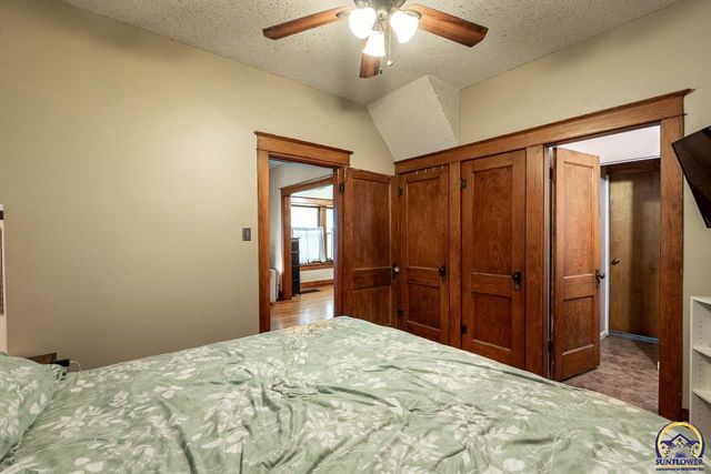 917 SW Warren AVE, Topeka, KS 66606