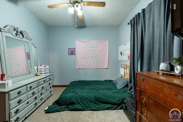 917 SW Warren AVE, Topeka, KS 66606