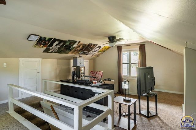 917 SW Warren AVE, Topeka, KS 66606