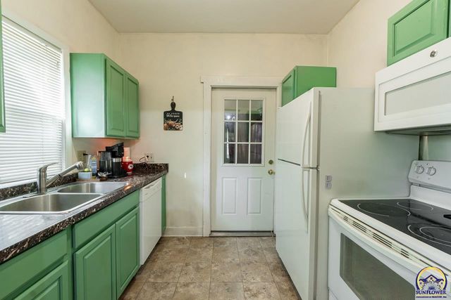 917 SW Warren AVE, Topeka, KS 66606