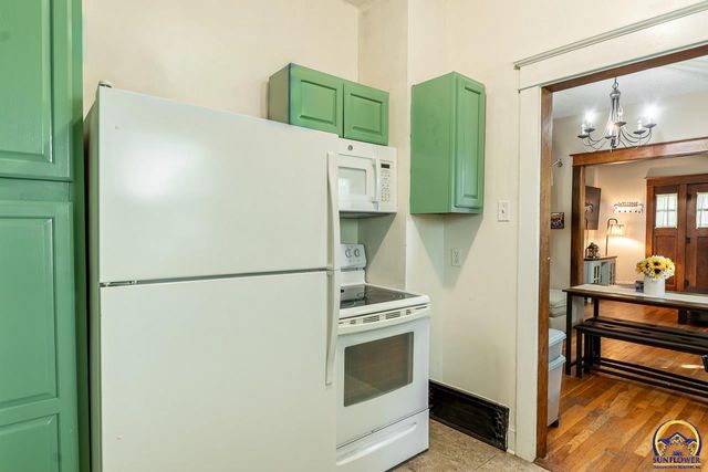 917 SW Warren AVE, Topeka, KS 66606