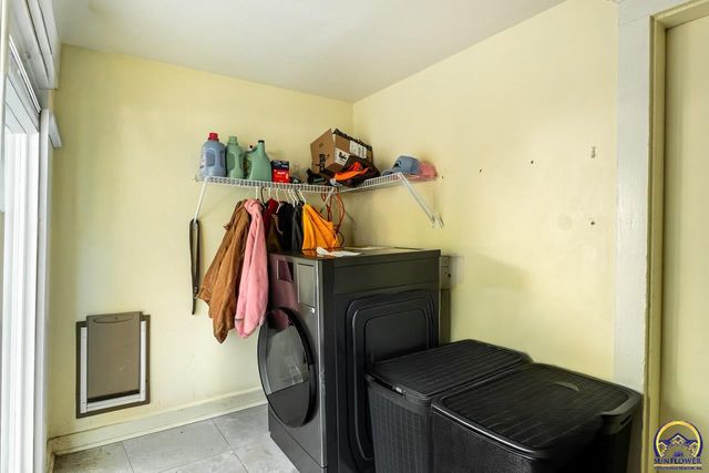 917 SW Warren AVE, Topeka, KS 66606