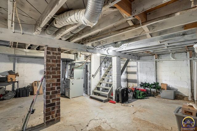 917 SW Warren AVE, Topeka, KS 66606