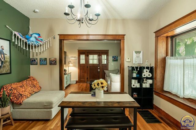 917 SW Warren AVE, Topeka, KS 66606