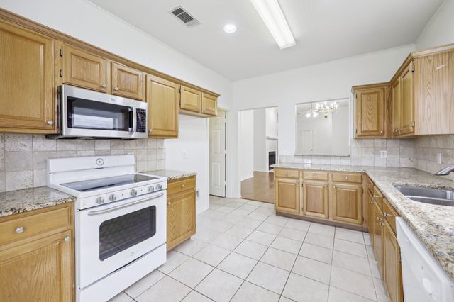 2009 Hearthside Lane, Garland, TX 75044