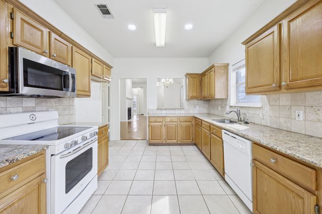 2009 Hearthside Lane, Garland, TX 75044