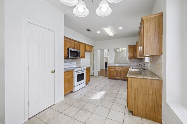 2009 Hearthside Lane, Garland, TX 75044