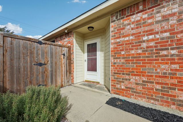 2009 Hearthside Lane, Garland, TX 75044