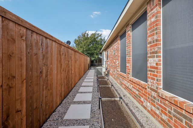 2009 Hearthside Lane, Garland, TX 75044