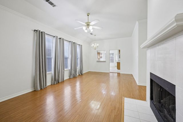 2009 Hearthside Lane, Garland, TX 75044