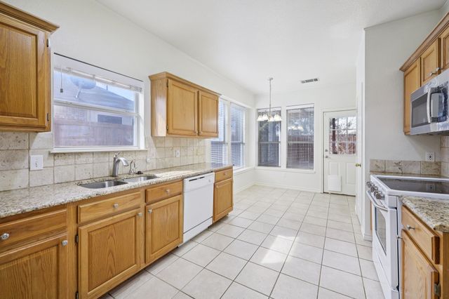 2009 Hearthside Lane, Garland, TX 75044