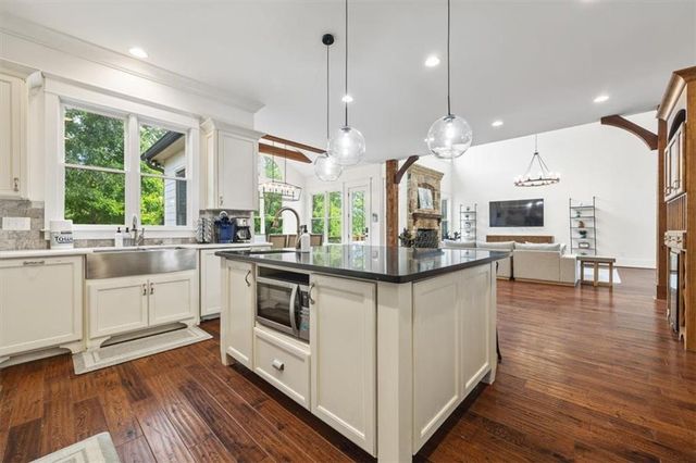 1404 Briarwood Street NE, Brookhaven, GA 30319
