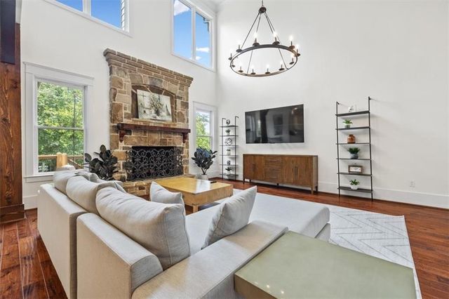 1404 Briarwood Street NE, Brookhaven, GA 30319
