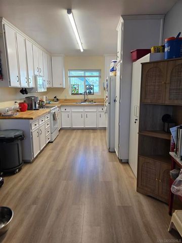 4231 Lowell St 14, La Mesa, CA 91941