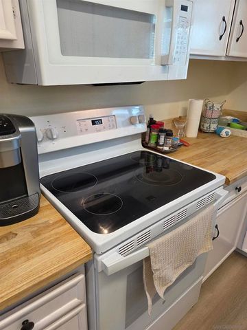 4231 Lowell St 14, La Mesa, CA 91941