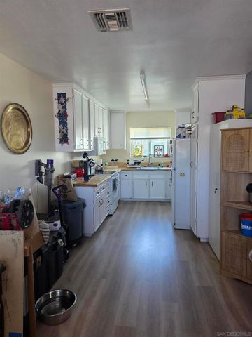 4231 Lowell St 14, La Mesa, CA 91941