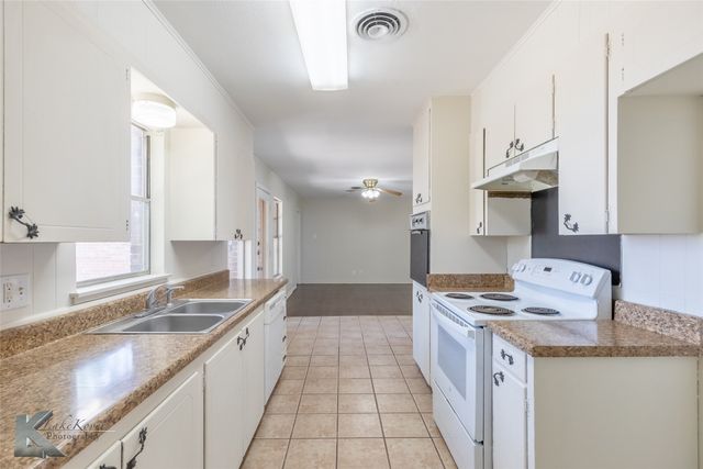 942 E North 12th Street, Abilene, TX 79601