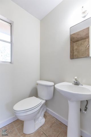 942 E North 12th Street, Abilene, TX 79601