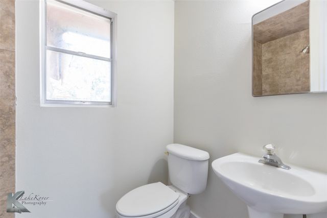 942 E North 12th Street, Abilene, TX 79601