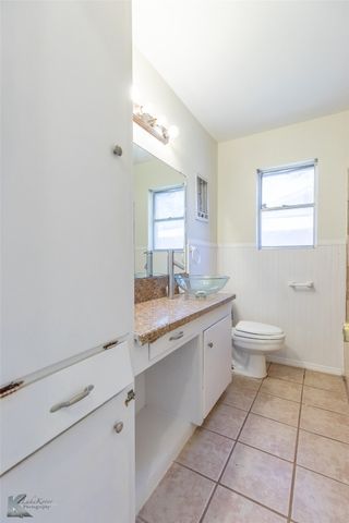 942 E North 12th Street, Abilene, TX 79601