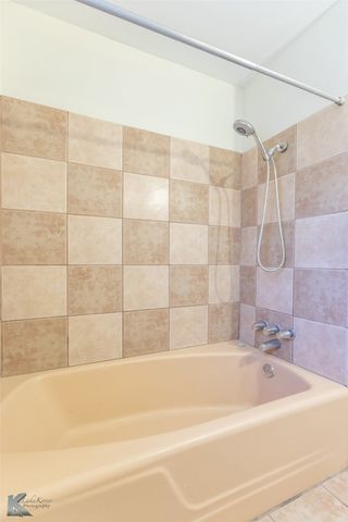 942 E North 12th Street, Abilene, TX 79601