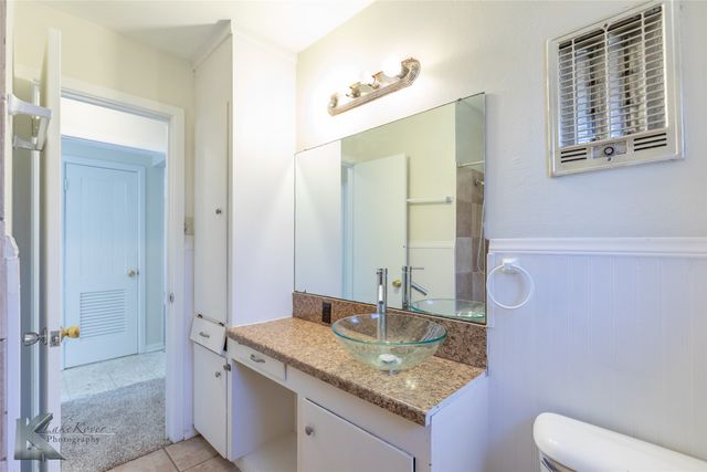 942 E North 12th Street, Abilene, TX 79601