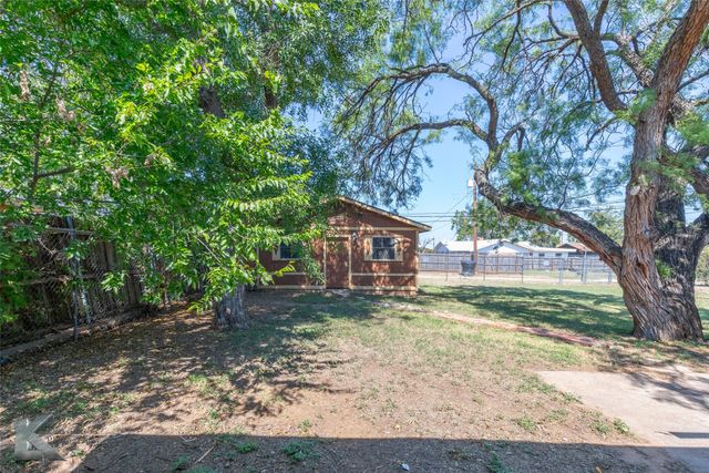 942 E North 12th Street, Abilene, TX 79601