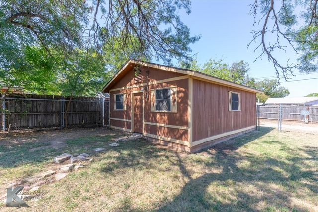 942 E North 12th Street, Abilene, TX 79601
