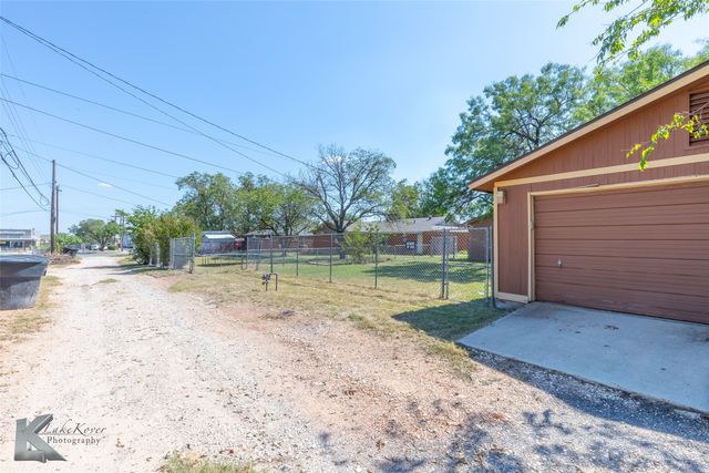 942 E North 12th Street, Abilene, TX 79601