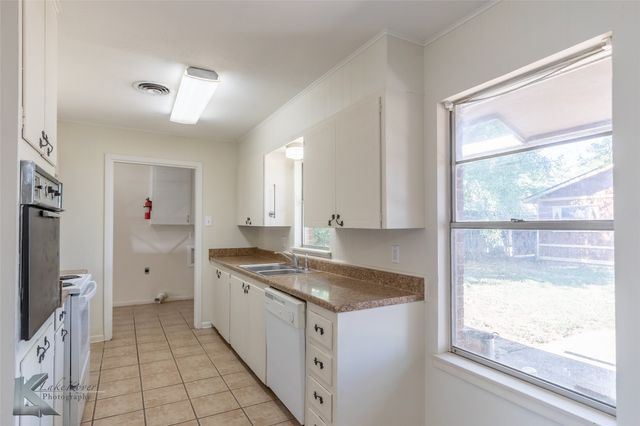 942 E North 12th Street, Abilene, TX 79601